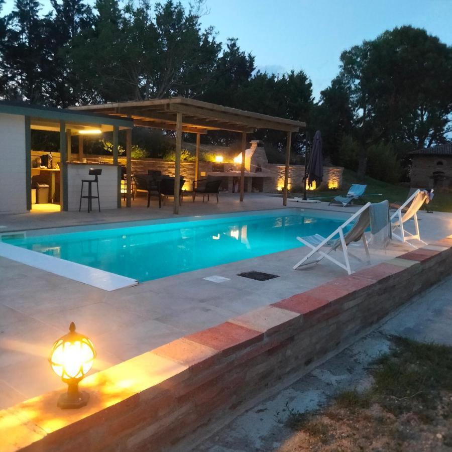 Chambres D'Hotes Le Loubet LʼIsle-Jourdain Exteriér fotografie