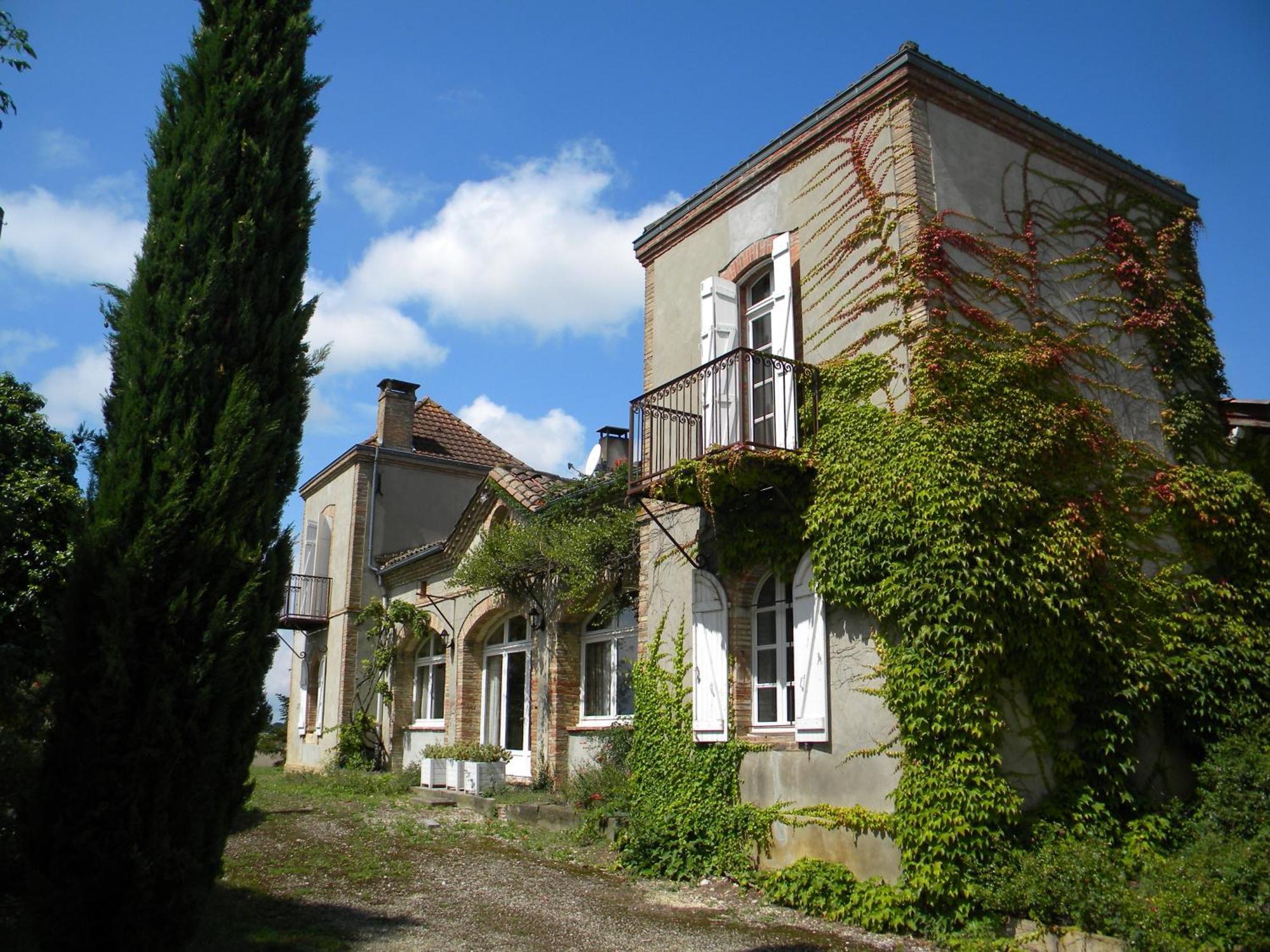 Chambres D'Hotes Le Loubet LʼIsle-Jourdain Exteriér fotografie